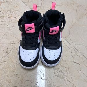 Toddler girls Nike . Never worn size 9